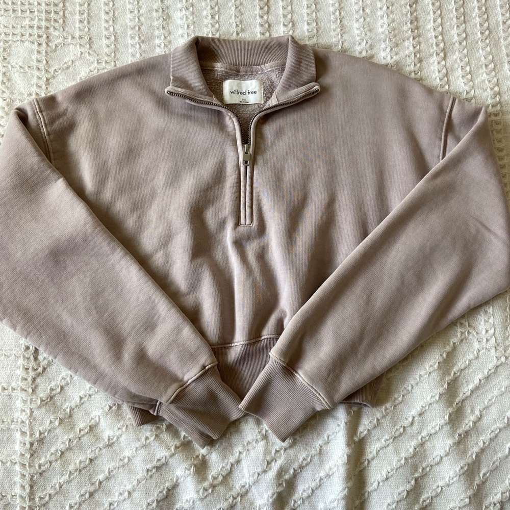 Cropped pullover sweatshirt